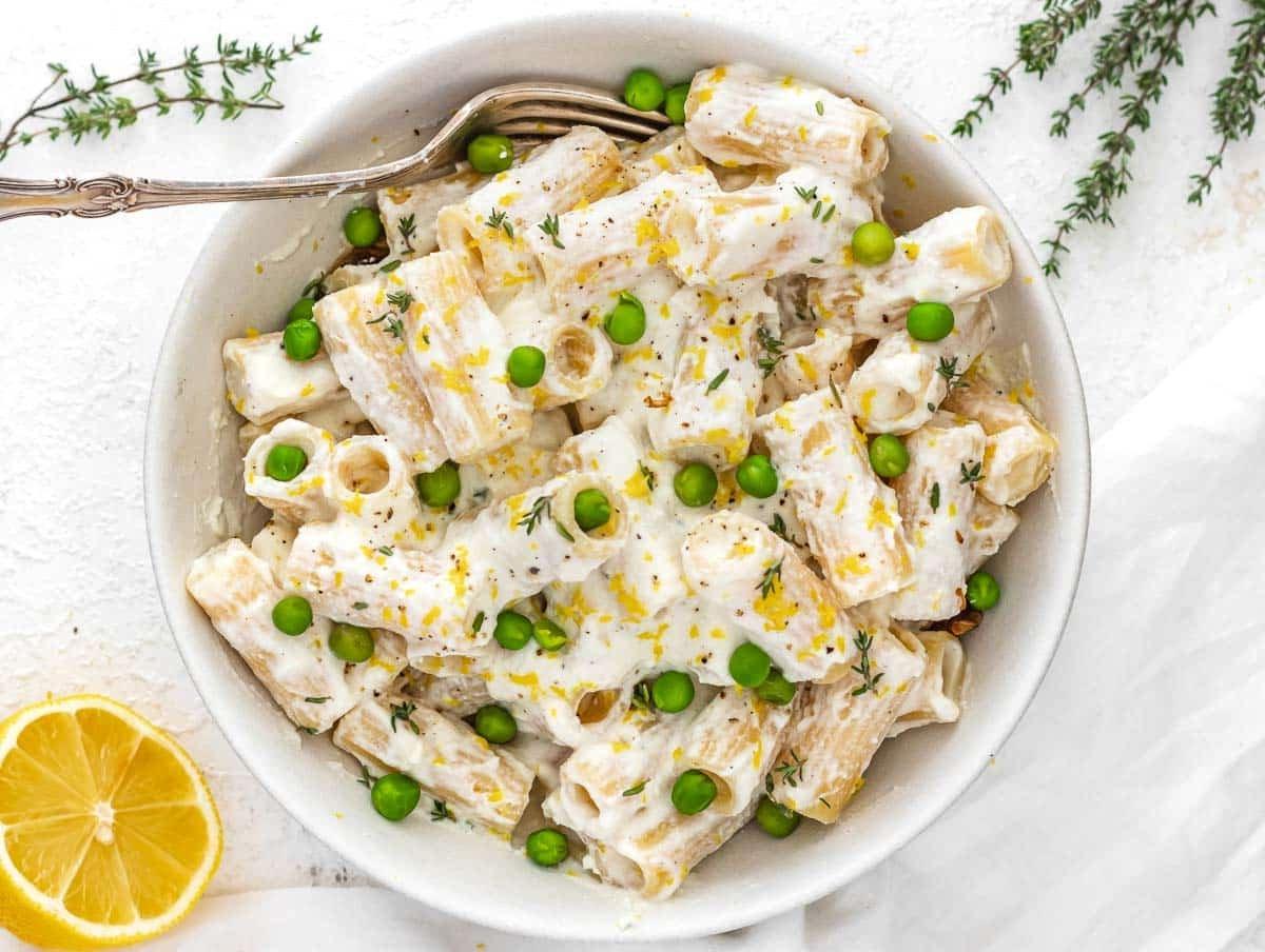 Zitronen-Ricotta-Pasta mit Erbsen