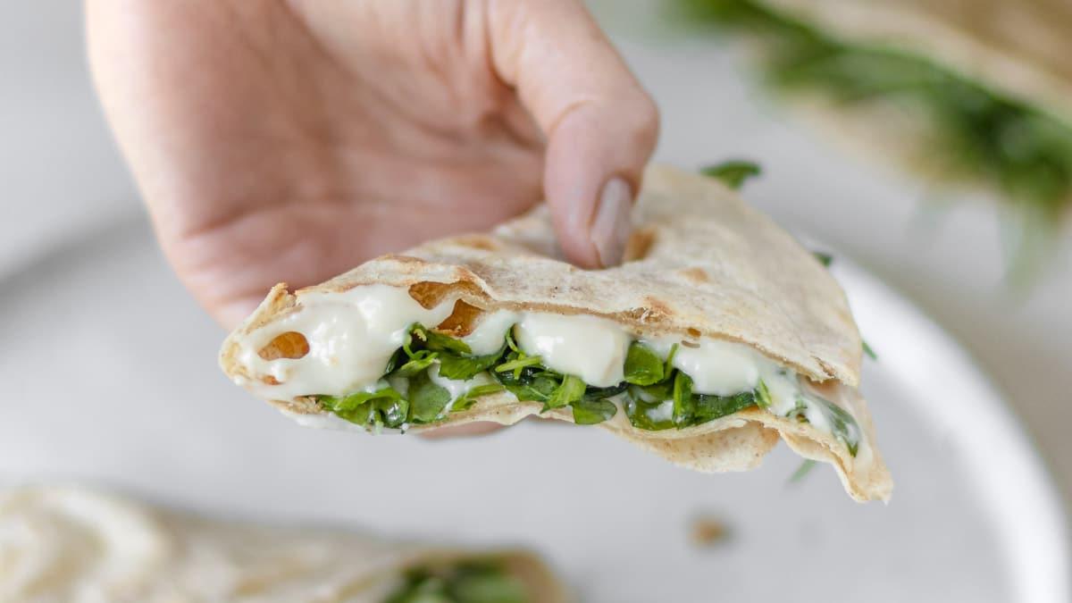 vegane Piadina mit Stracchino und Rucola
