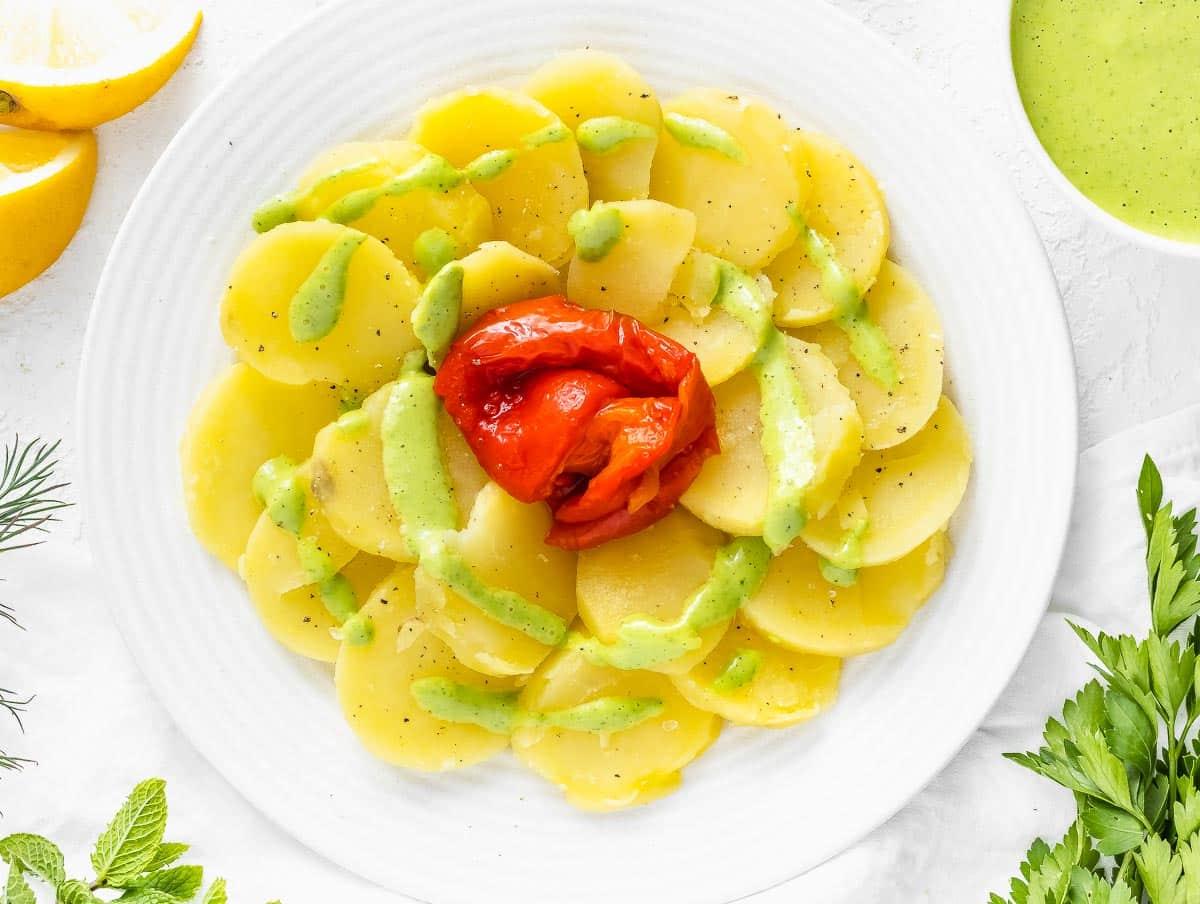 Salzkartoffeln mit Grünes Göttinnen Dressing als Beilage