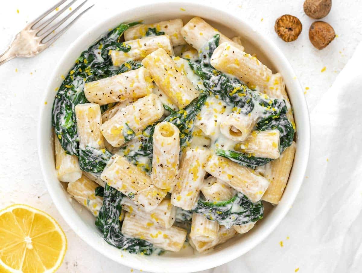 Spinat-Ricotta-Pasta mit Gabel
