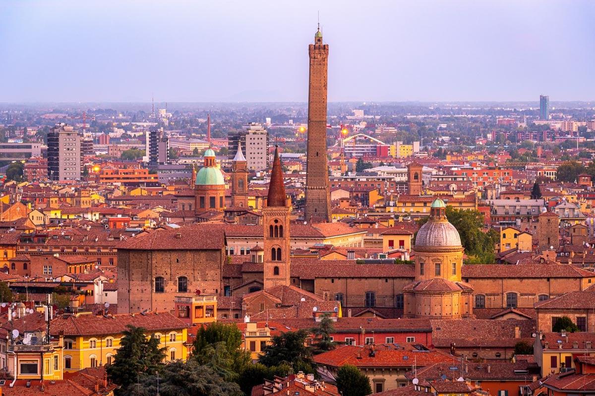 Skyline der Stadt Bologna