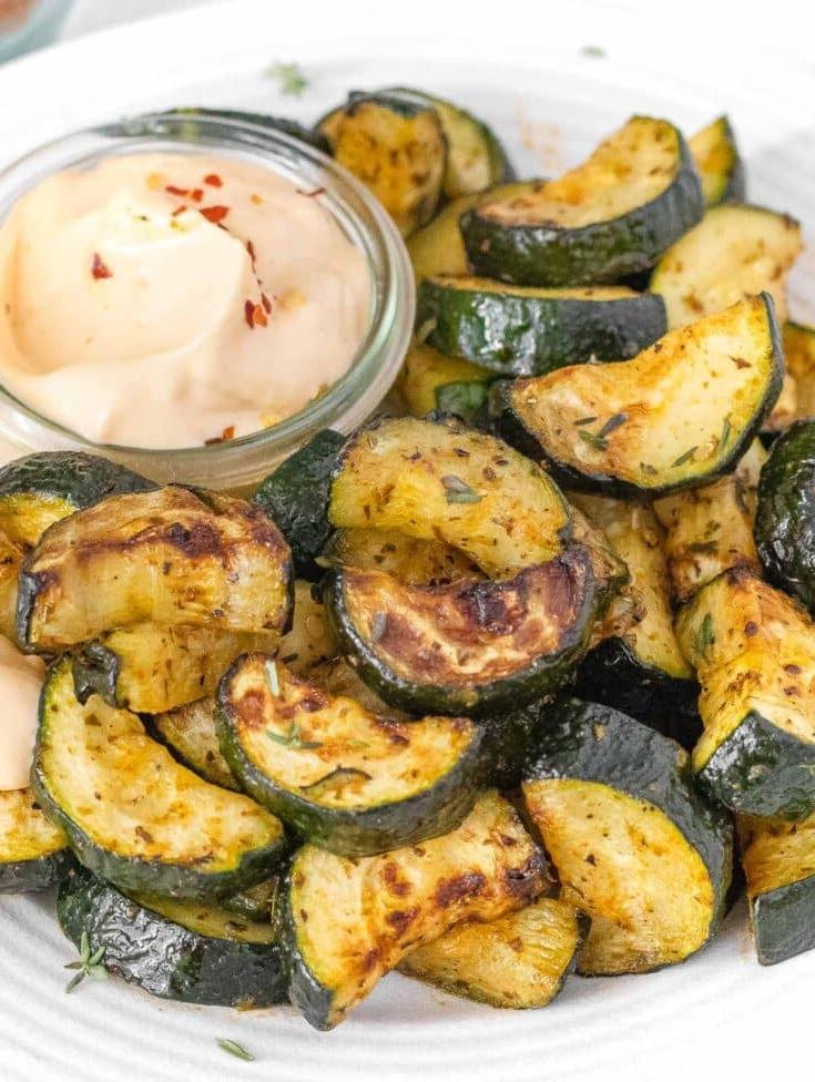 Zucchini aus der Heißluftfritteuse als Beilage
