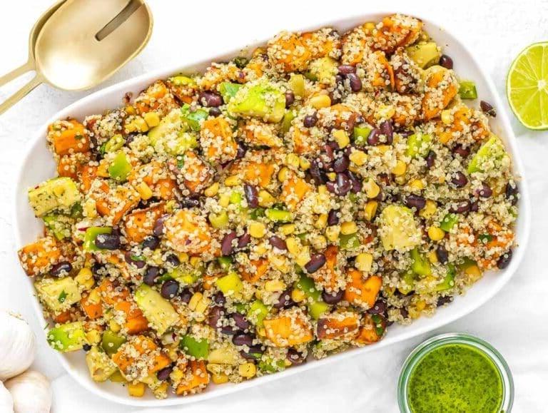 Schwarze-Bohnen-Salat mit Quinoa und Süßkartoffeln