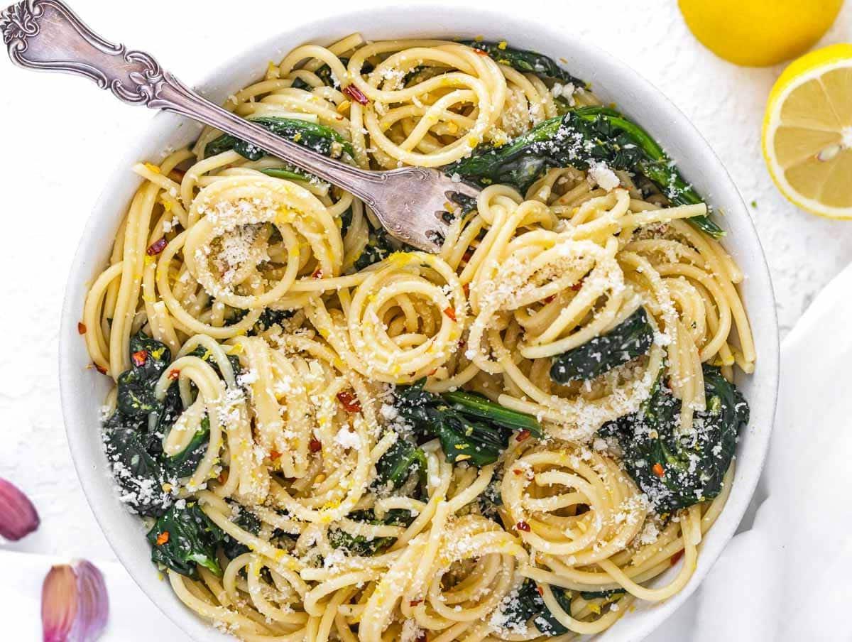 Zitronenpasta mit Parmesan