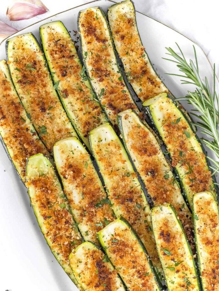 Geröstete Zucchini mit Knoblauch