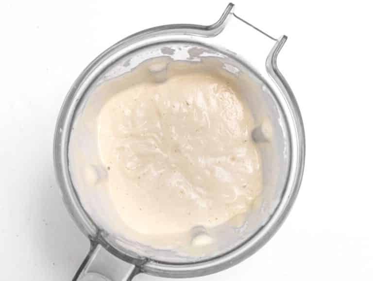 Blumenkohl Alfredo püriert – die glatte und cremige Konsistenz der Soße.