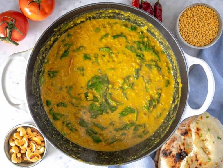 Spaltlinsen-Dal in einem großen Topf