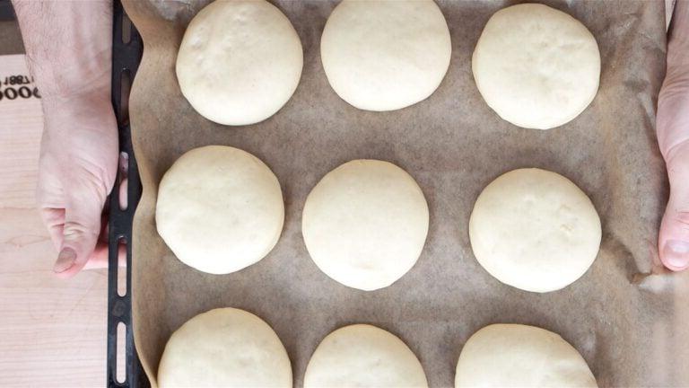 Italienische Krapfen ein zweites Mal gehen lassen