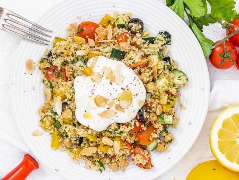 Couscous-Salat mit griechischem Joghurt