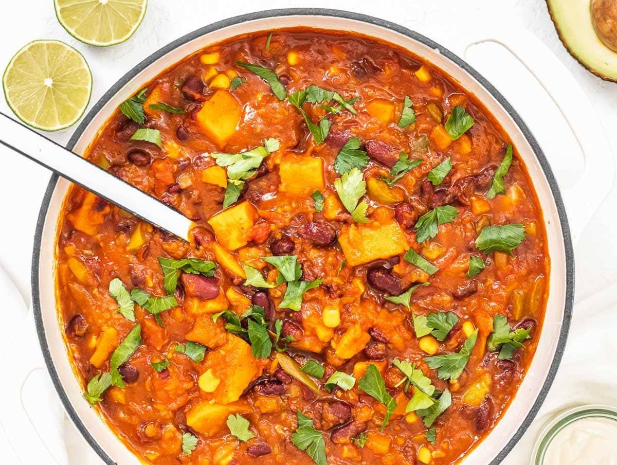 Süßkartoffel-Chili mit Koriander
