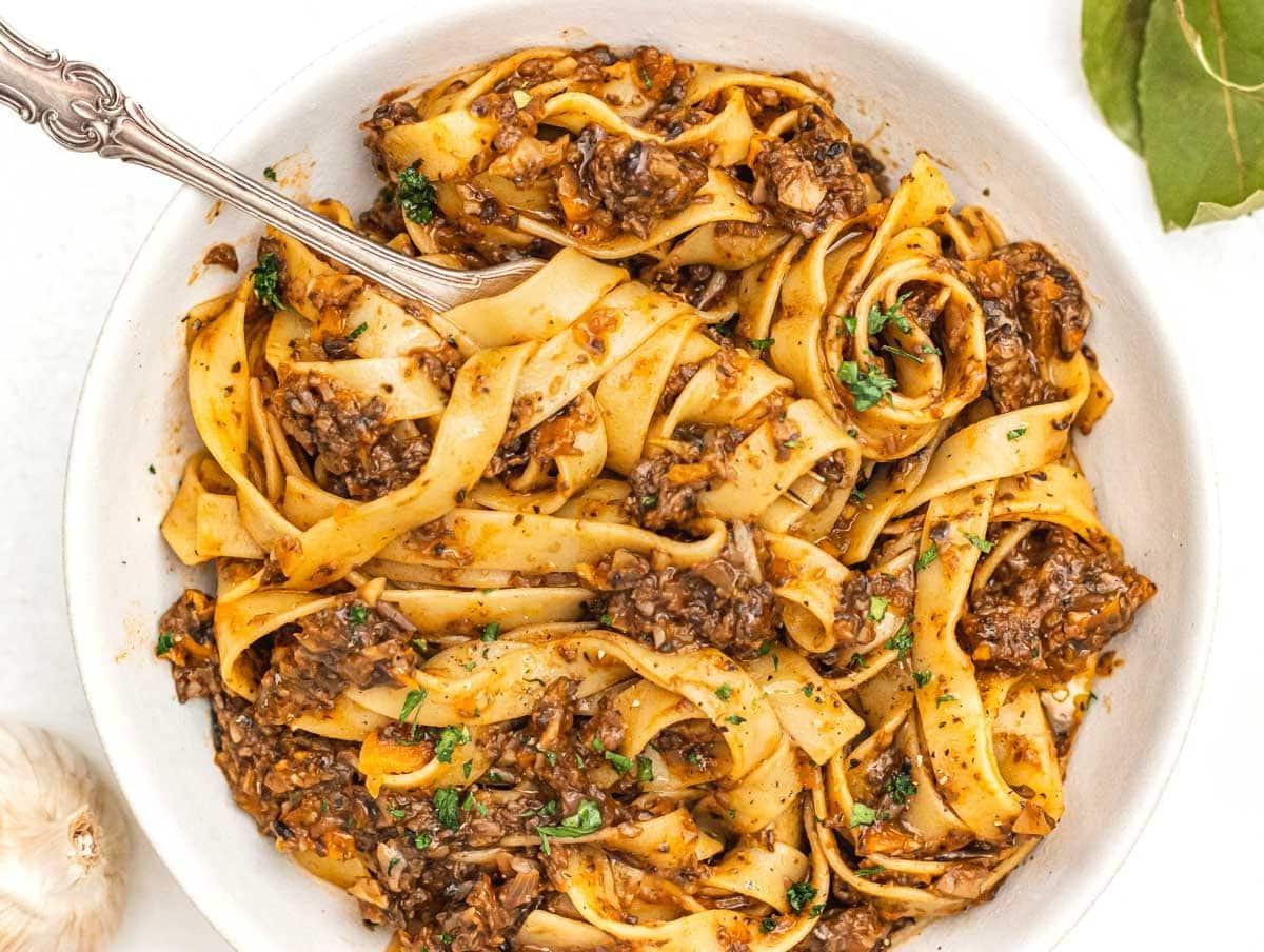 Pilz-Bolognese mit Gabel