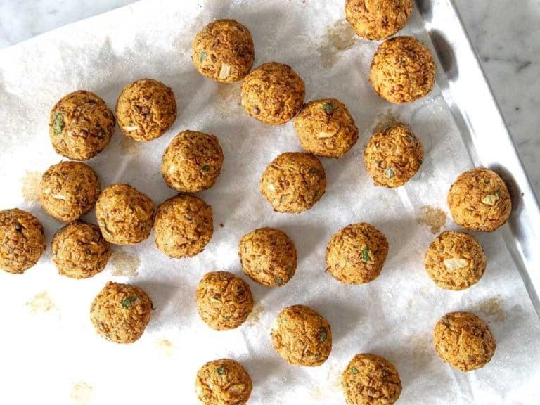 Gebackene Linsen-Bällchen.