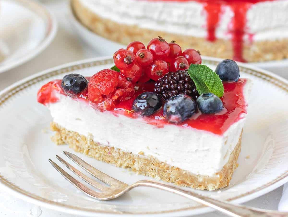 Stück veganer Käsekuchen