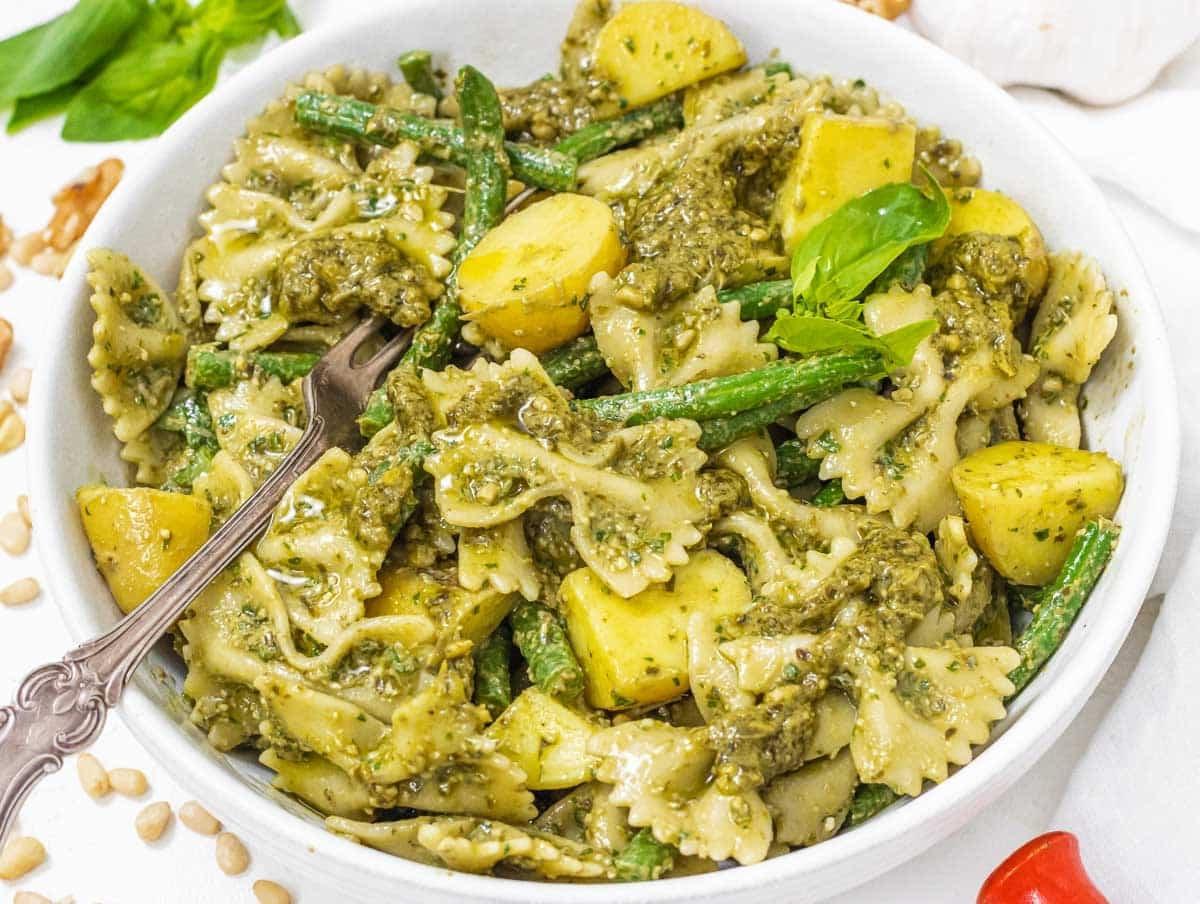 Pesto-Pasta mit grünen Bohnen