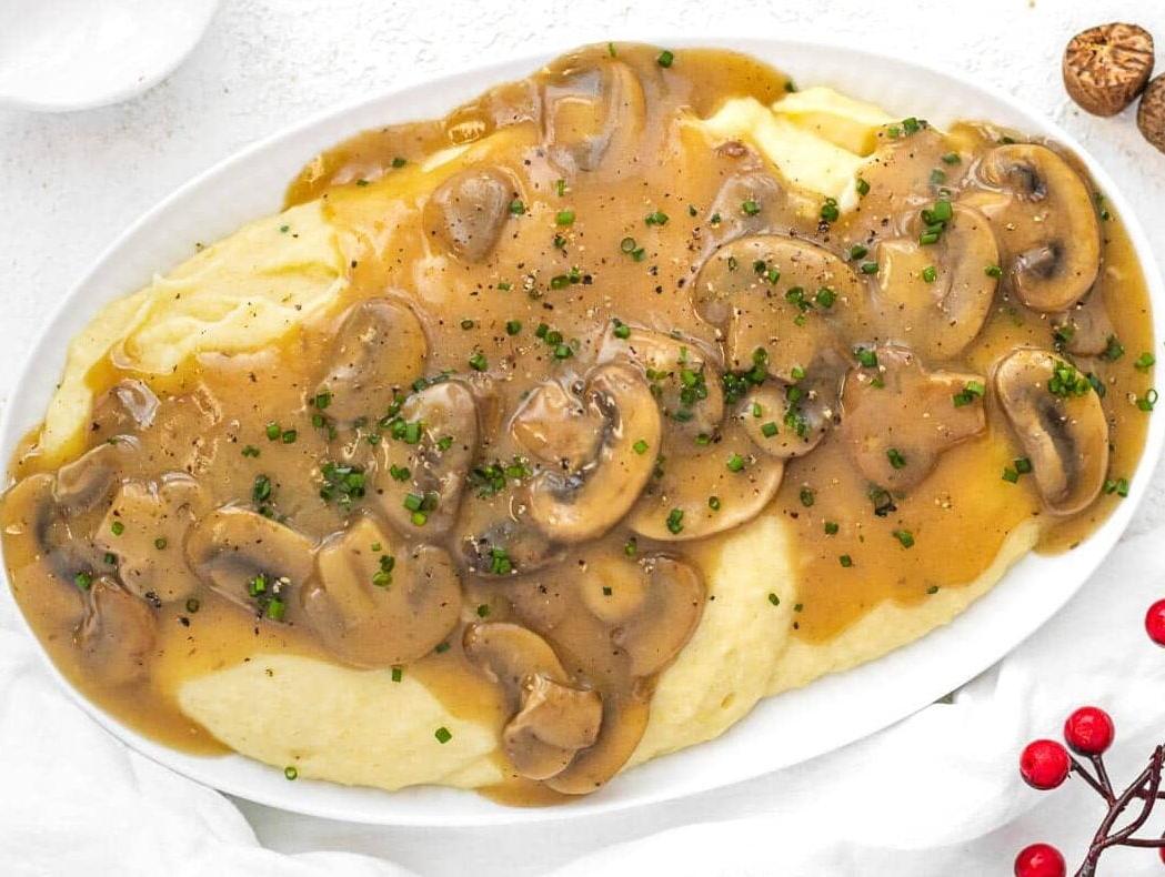 Pilz-Gravy und Kartoffelpüree
