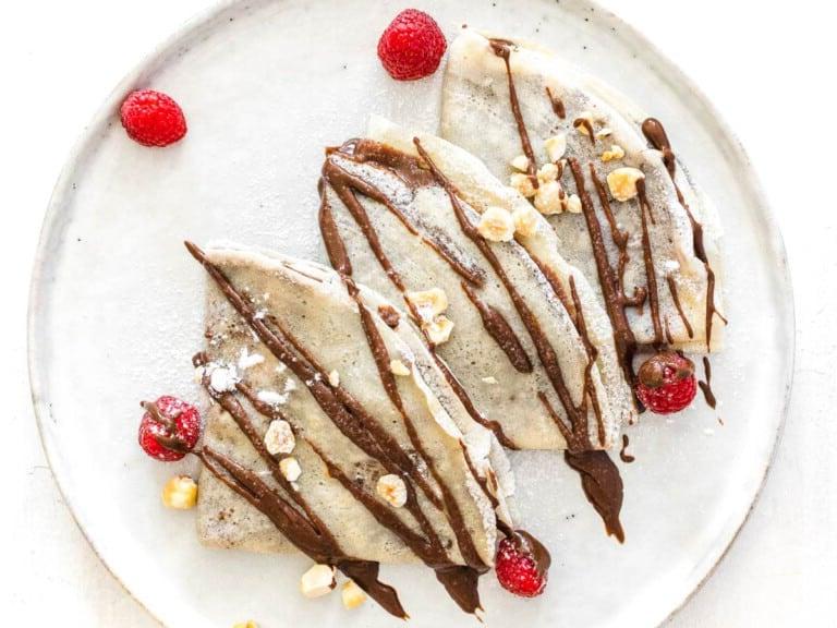 Vegane Crêpes mit Füllung und Toppings
