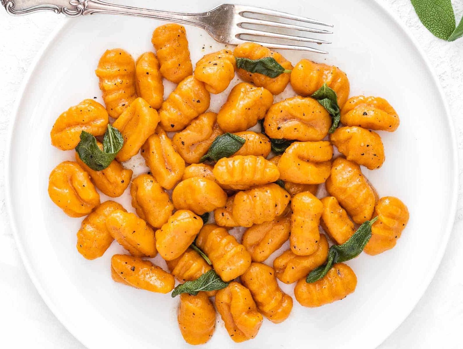 Süßkartoffel-Gnocchi mit Butter und Salbei