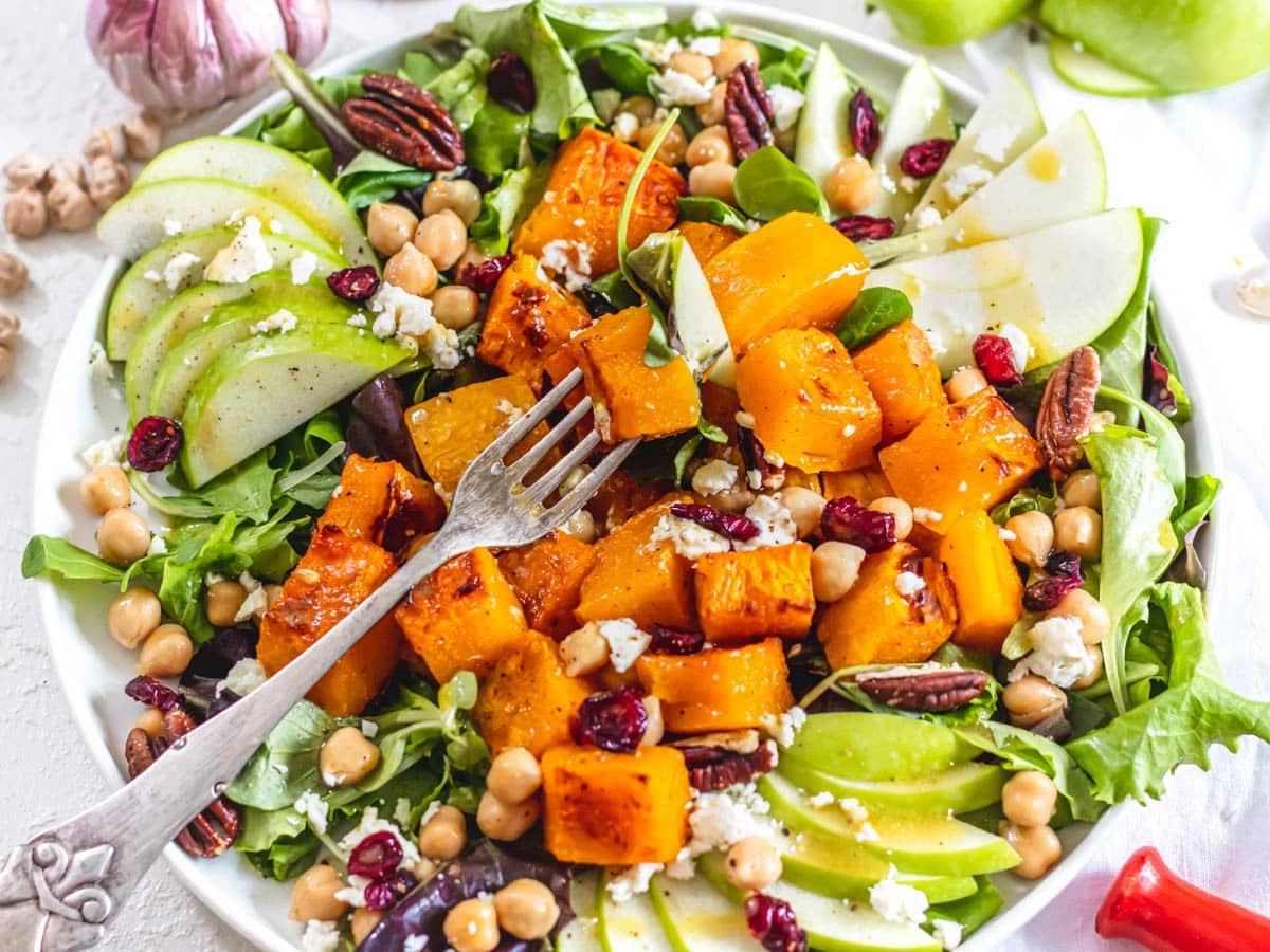 Butternusskürbis-Salat mit grünem Apfel