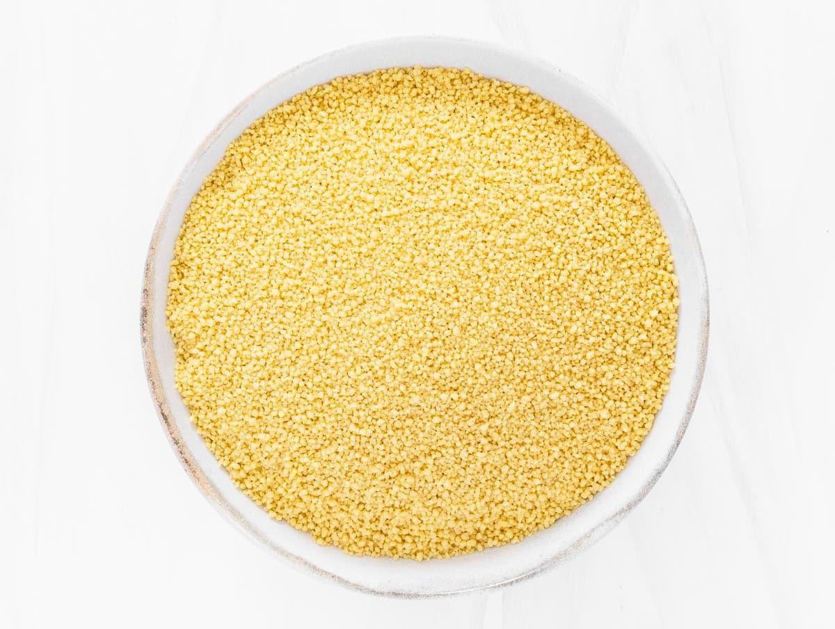 Traditioneller trockener Couscous