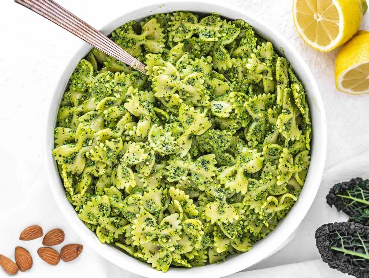 Grünkohl-Pesto mit Schleifen-Pasta
