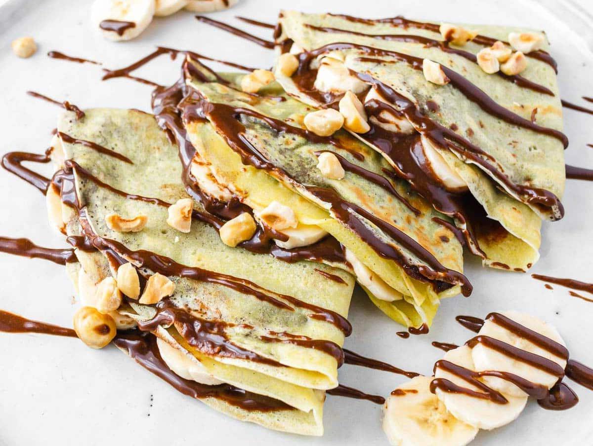 Crêpes mit Kurkumapulver und Banane