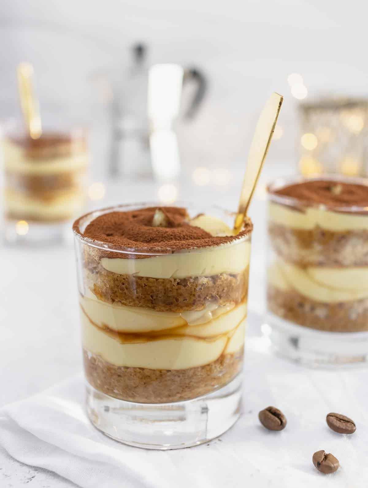 Veganes Tiramisu mit Sojajoghurt-Füllung