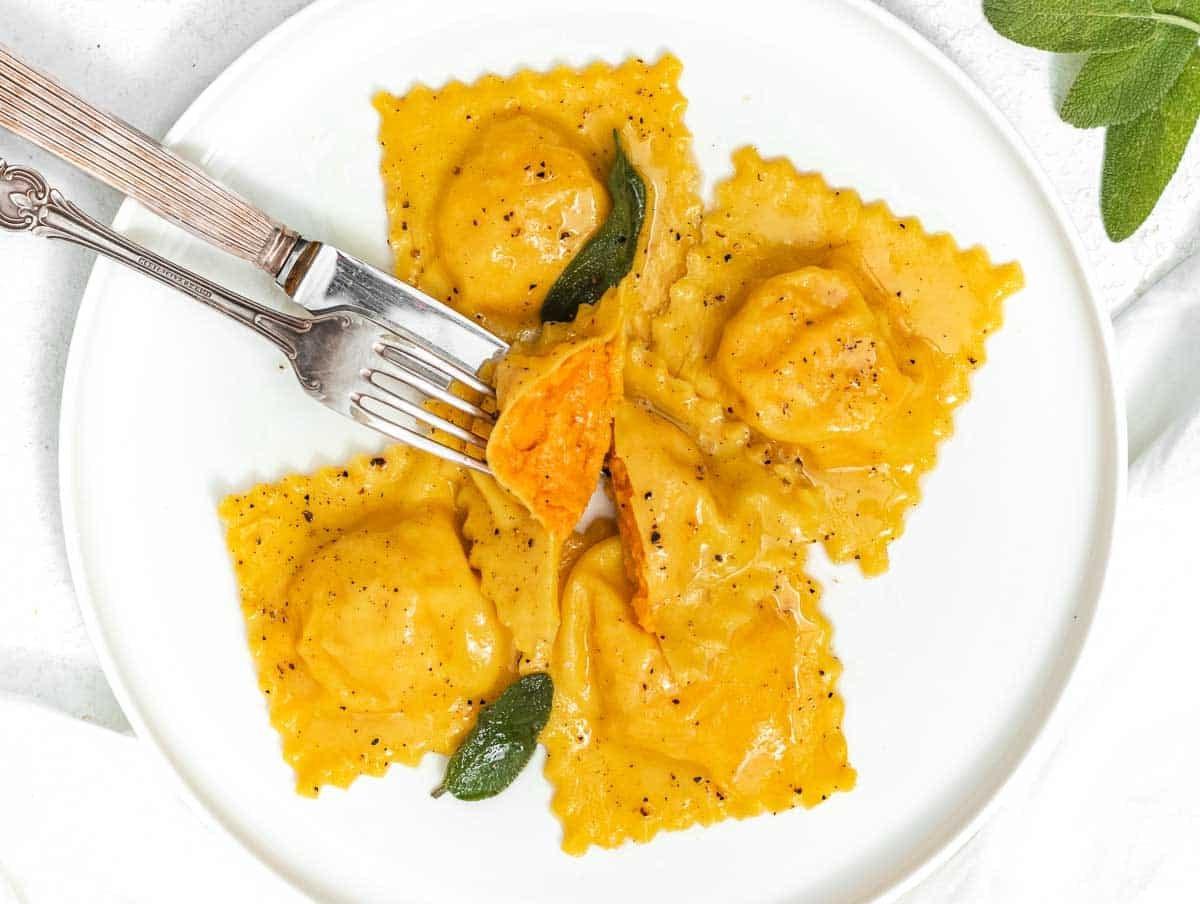Selbstgemachte Butternusskürbis-Ravioli