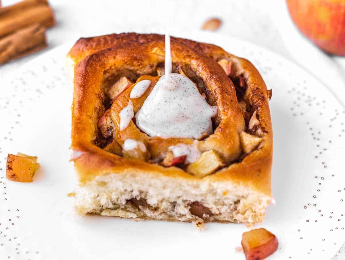 apfel-zimtschnecken mit glasur