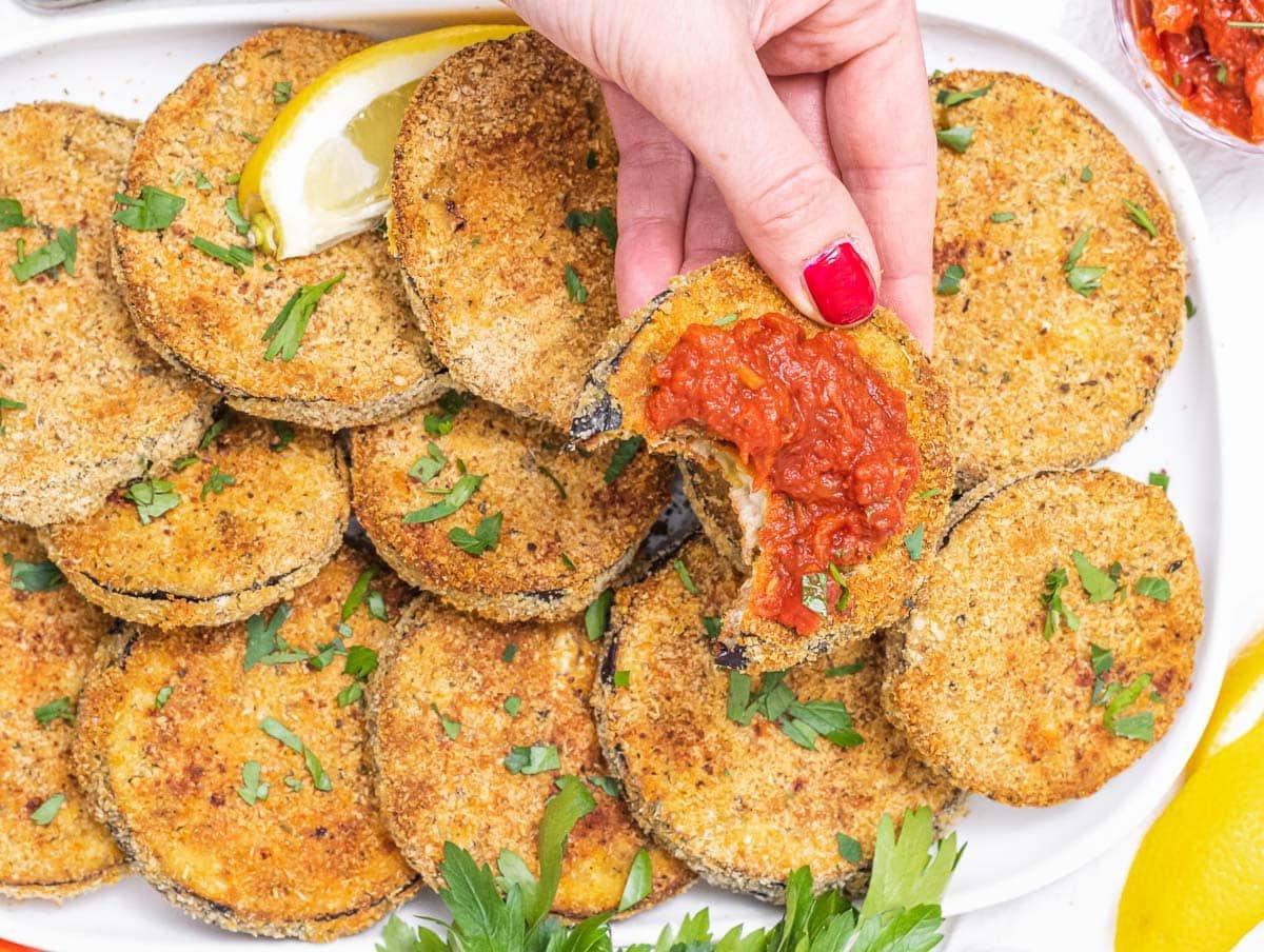 panierte Aubergine mit Marinara-Sauce