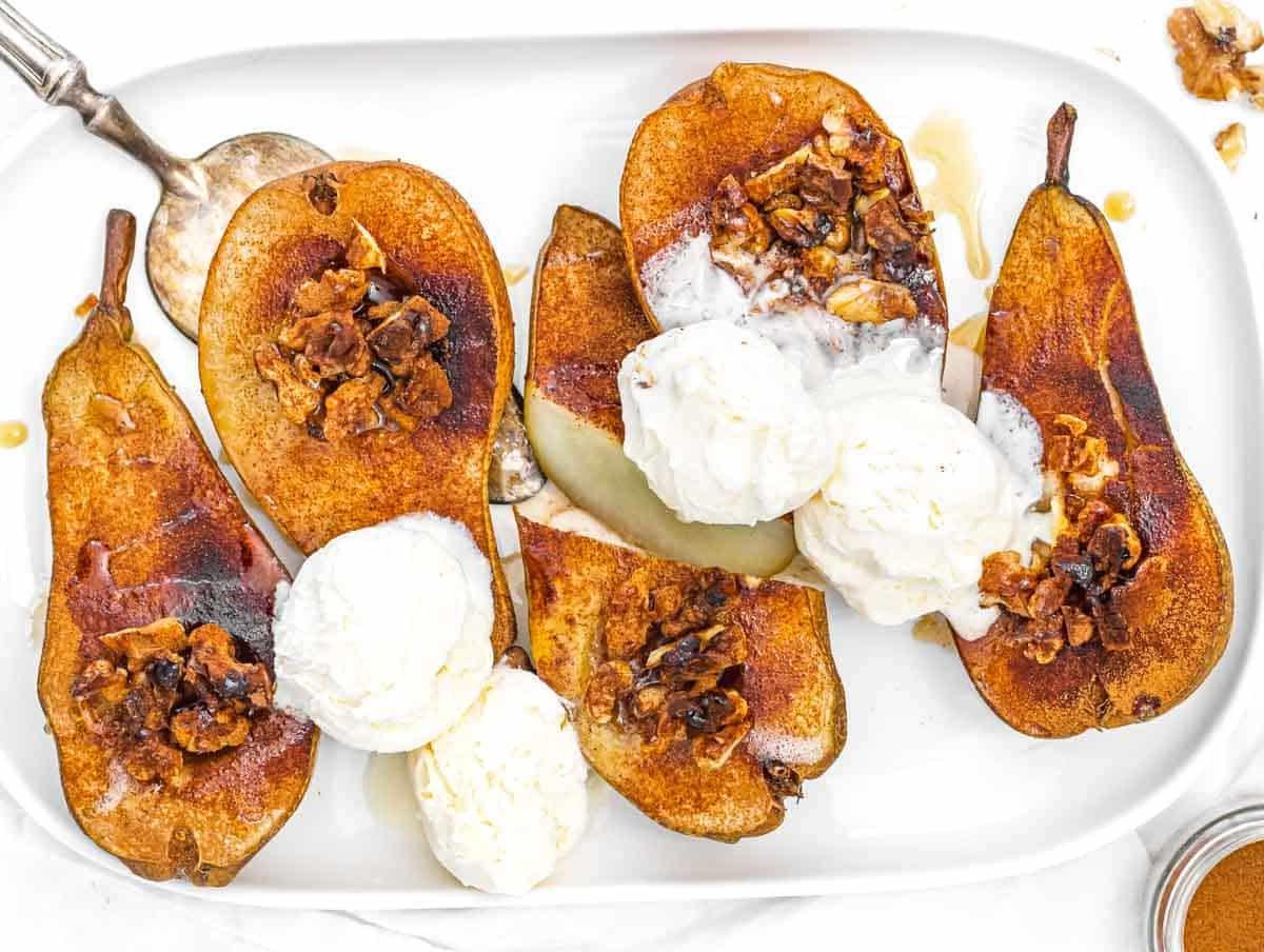 Gebackene Birnen 5 gebackene Birnen mit Eis