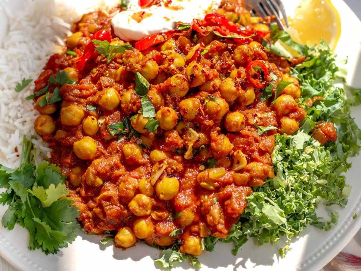 Chana Masala 6 Chana Masala mit Grünkohl und Joghurt