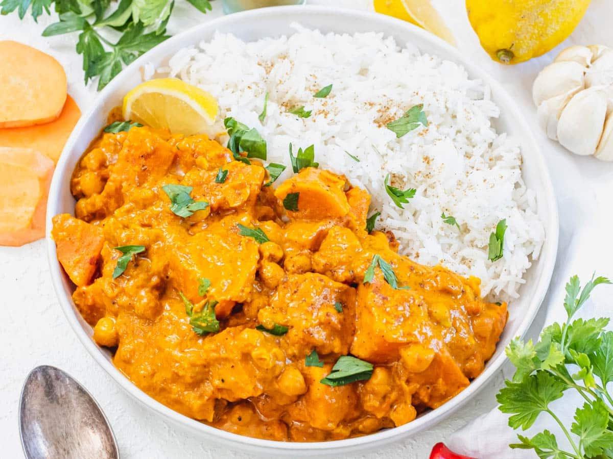 20 einfache Curry-Rezepte 6 Süßkartoffel-Curry mit Zitrone und Petersilie