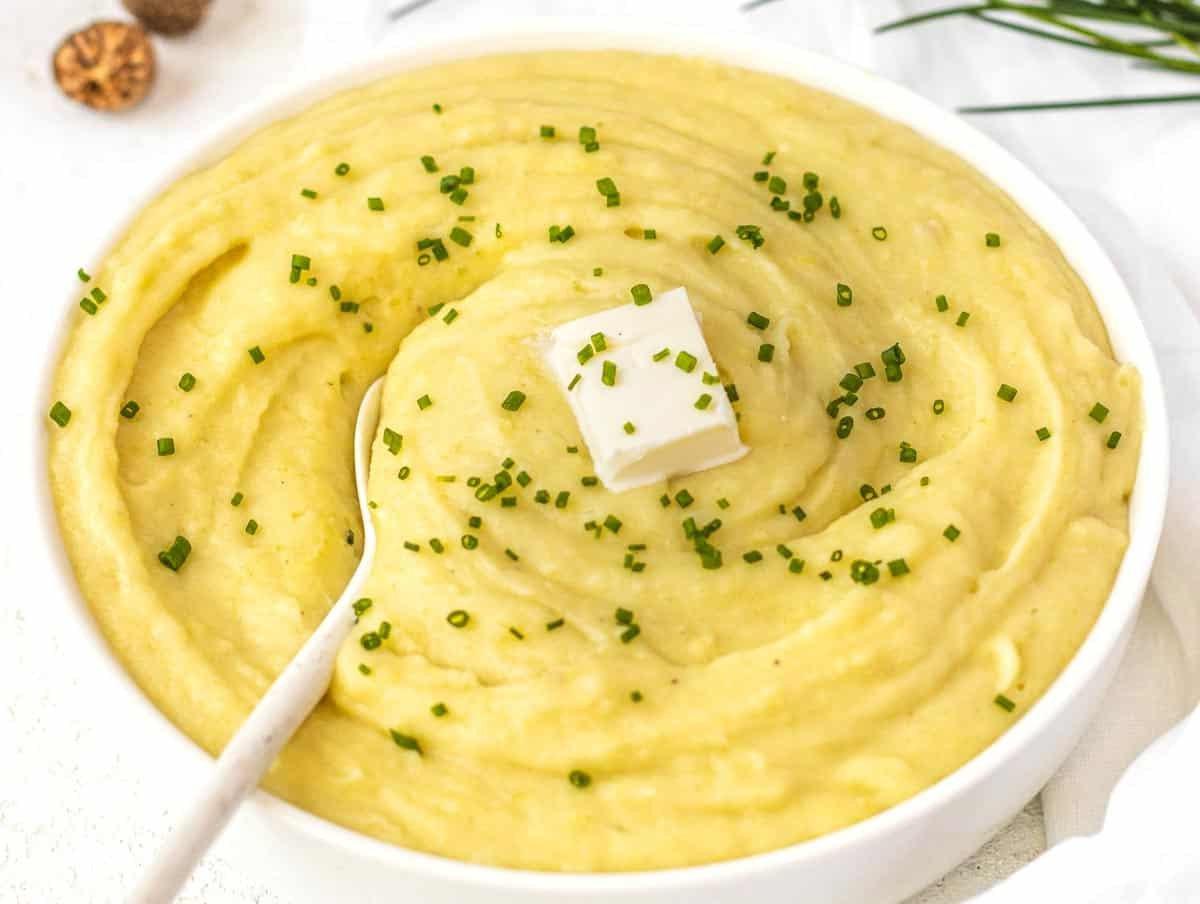 Kartoffelpüree mit Butter und Schnittlauch