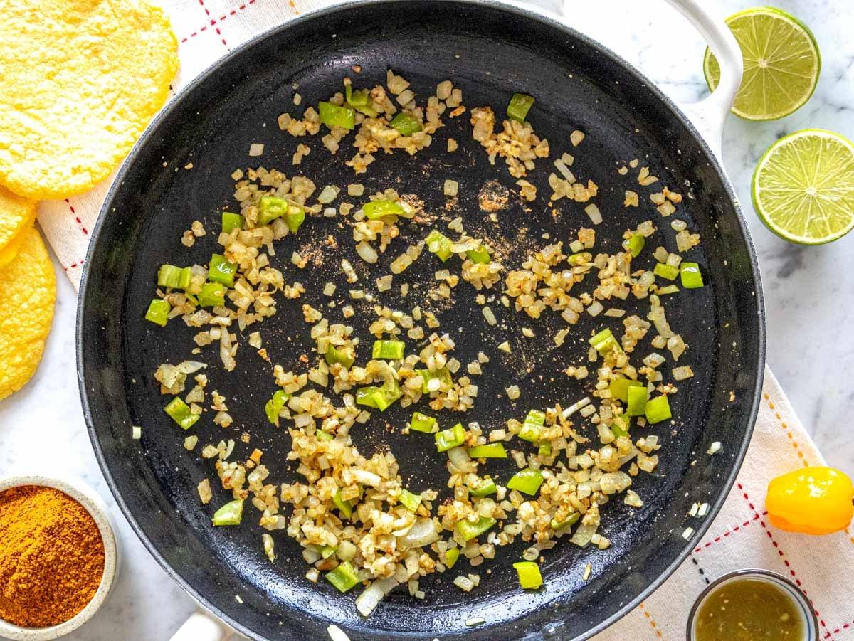 Geschmacksbasis für Refried Beans mit Zwiebel und Knoblauch