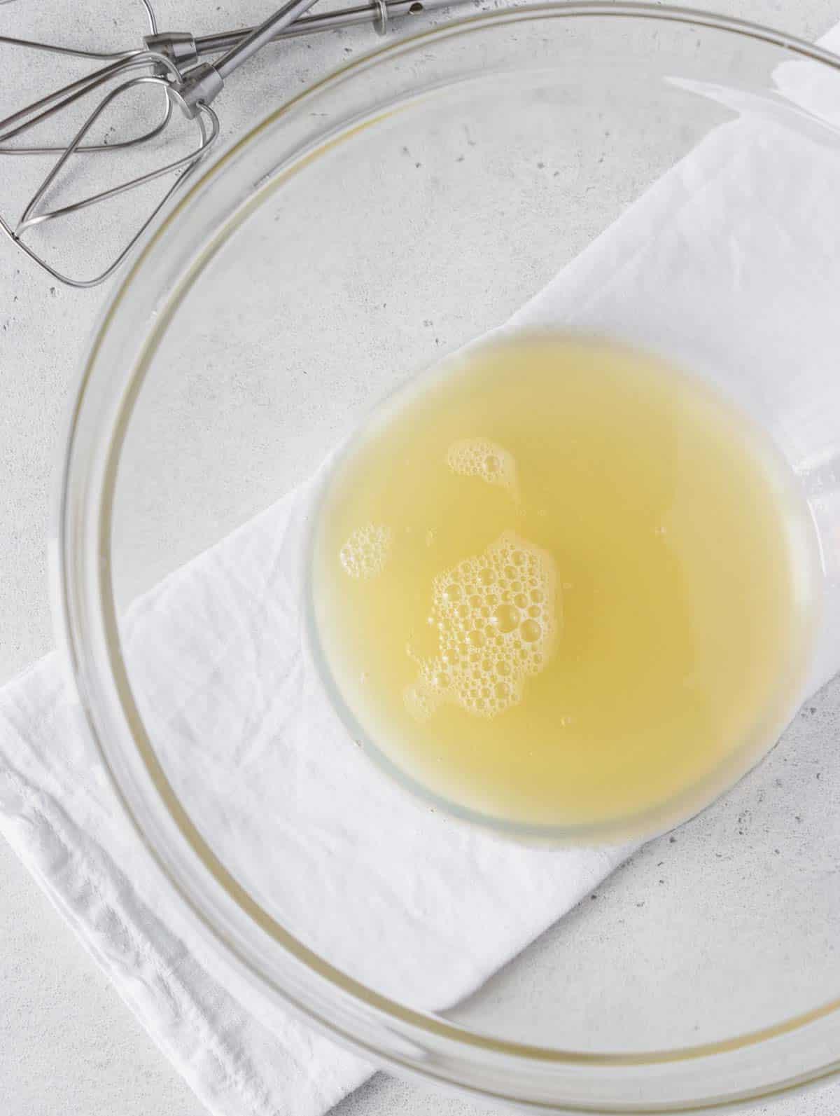 Aquafaba in einer Schale