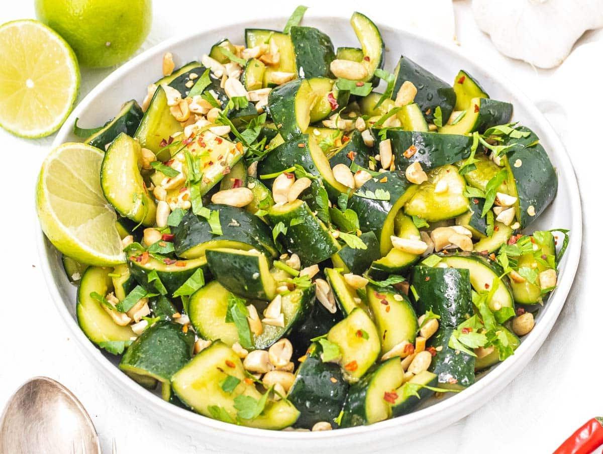 Thai-inspirierter Gurkensalat