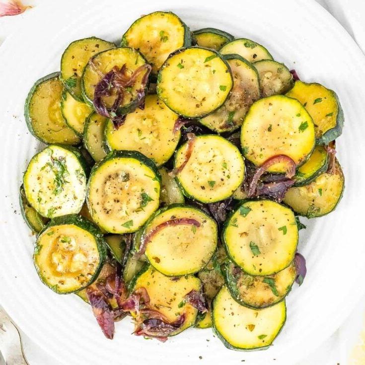 Gebratene Zucchini als Risotto Beilage