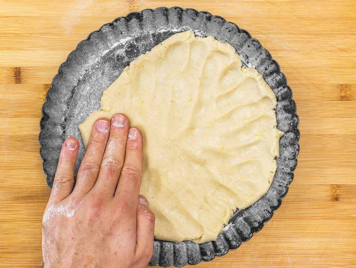 Teig in der Kuchenform