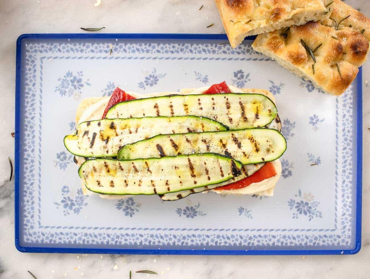 Focaccia mit gegrilltem Gemüse