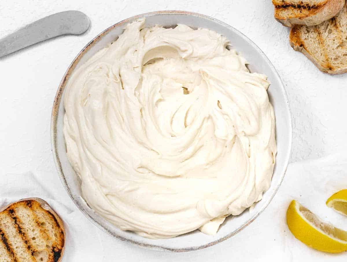 weißer Tofu Frischkäse mit Zitrone