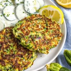 Zucchinipuffer.