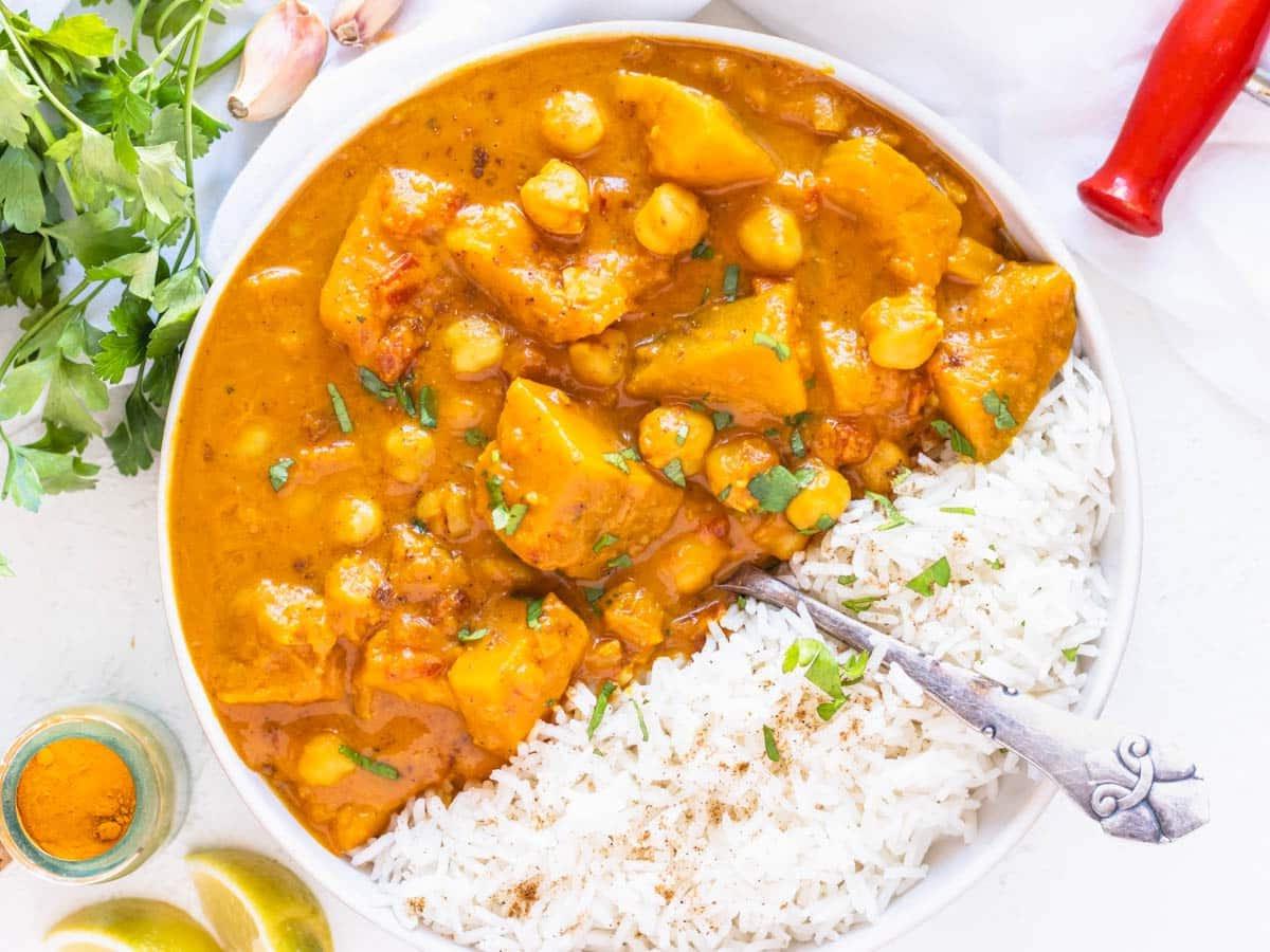 20 einfache Curry-Rezepte 10 Kürbis-Curry mit Kichererbsen