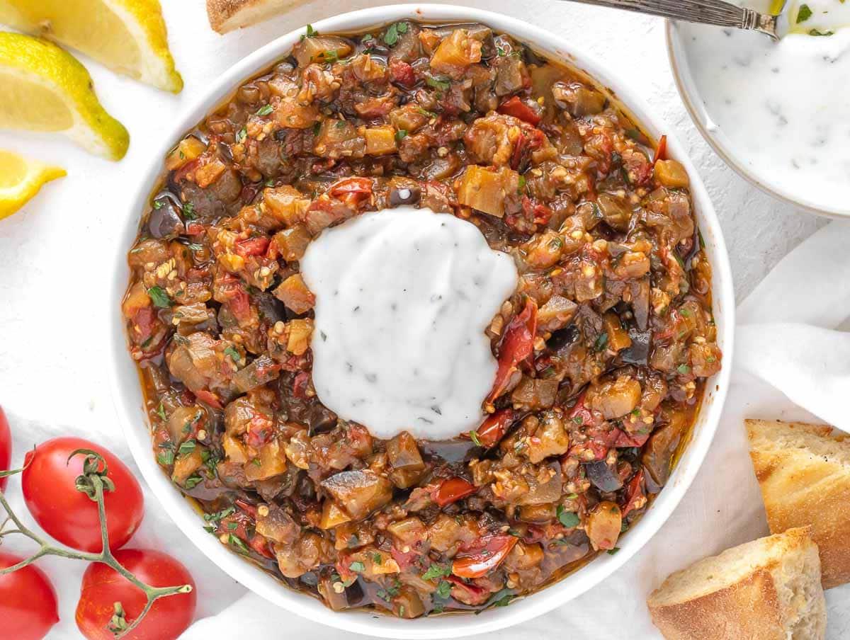 Joghurt-Tahini-Soße 10 Zaalouk mit Joghurt und Minz-Dressing