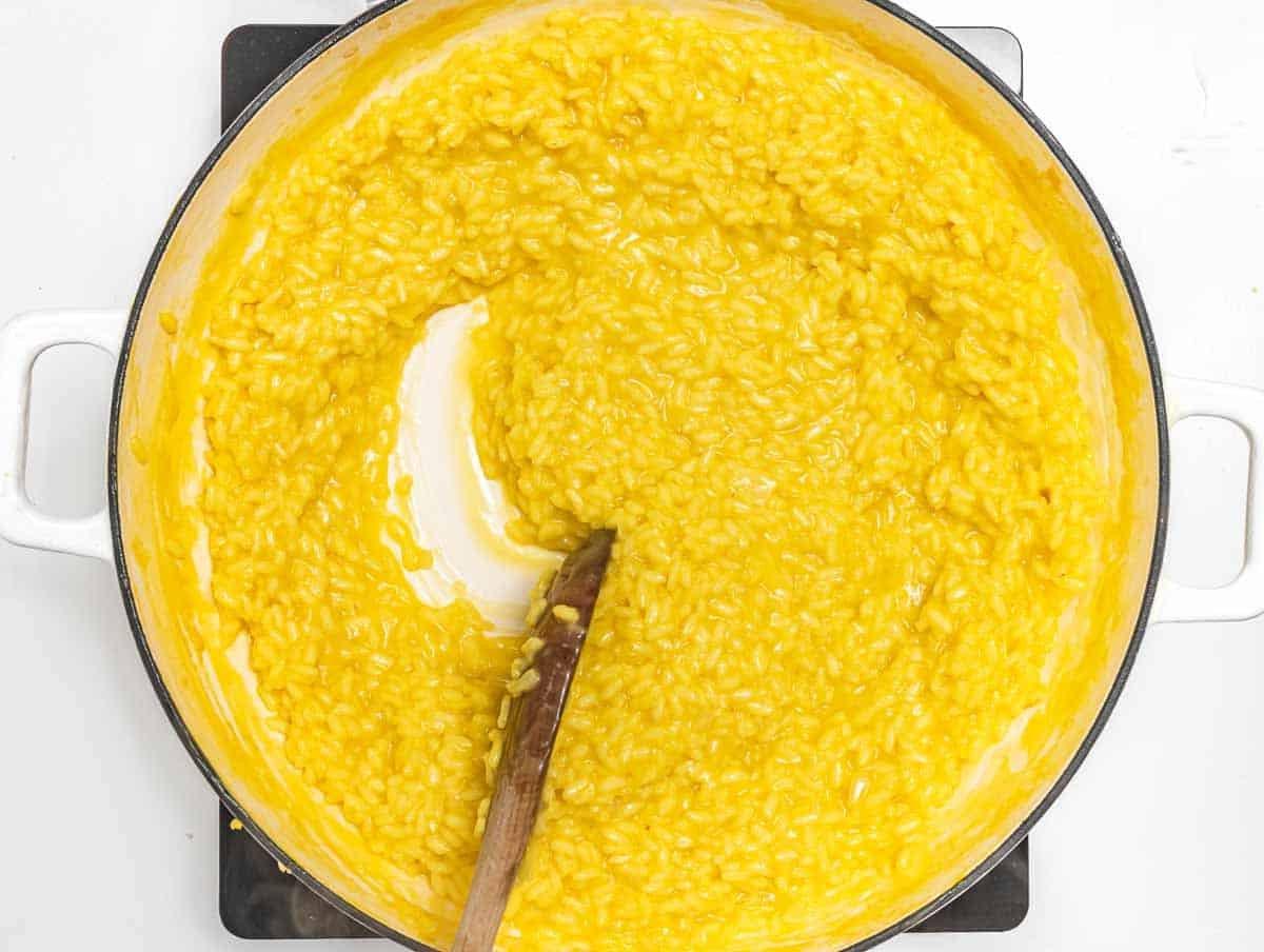 Cremiges Safranrisotto